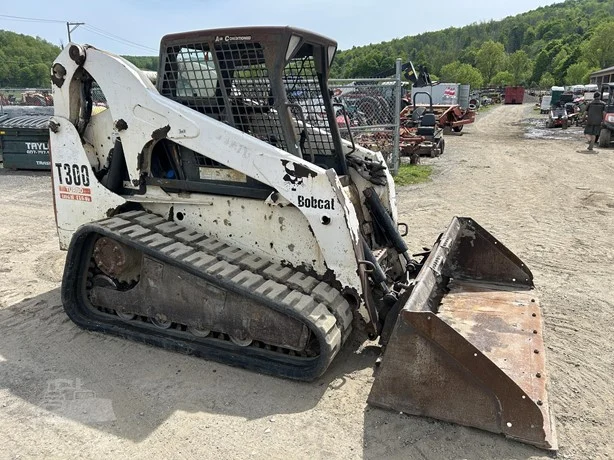 Bobcat T300 Track Skid Steer $15,900 - Image 2